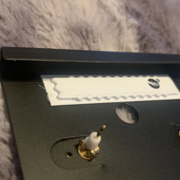 Belk Silverworks Heart Stud Earrings - Picture 4 of 4